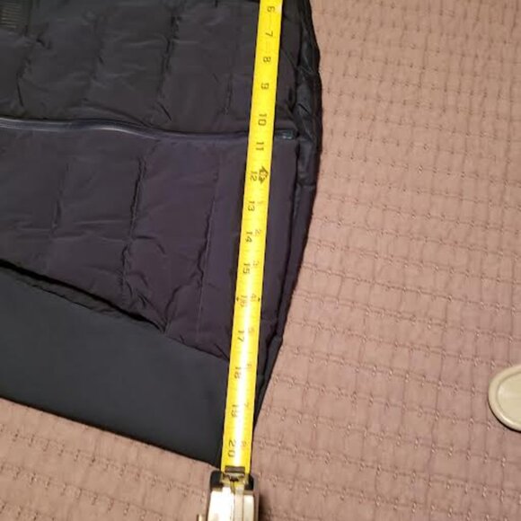 lululemon athletica Down for a Run vest, TEAL, size 10 - Picture 12 of 12